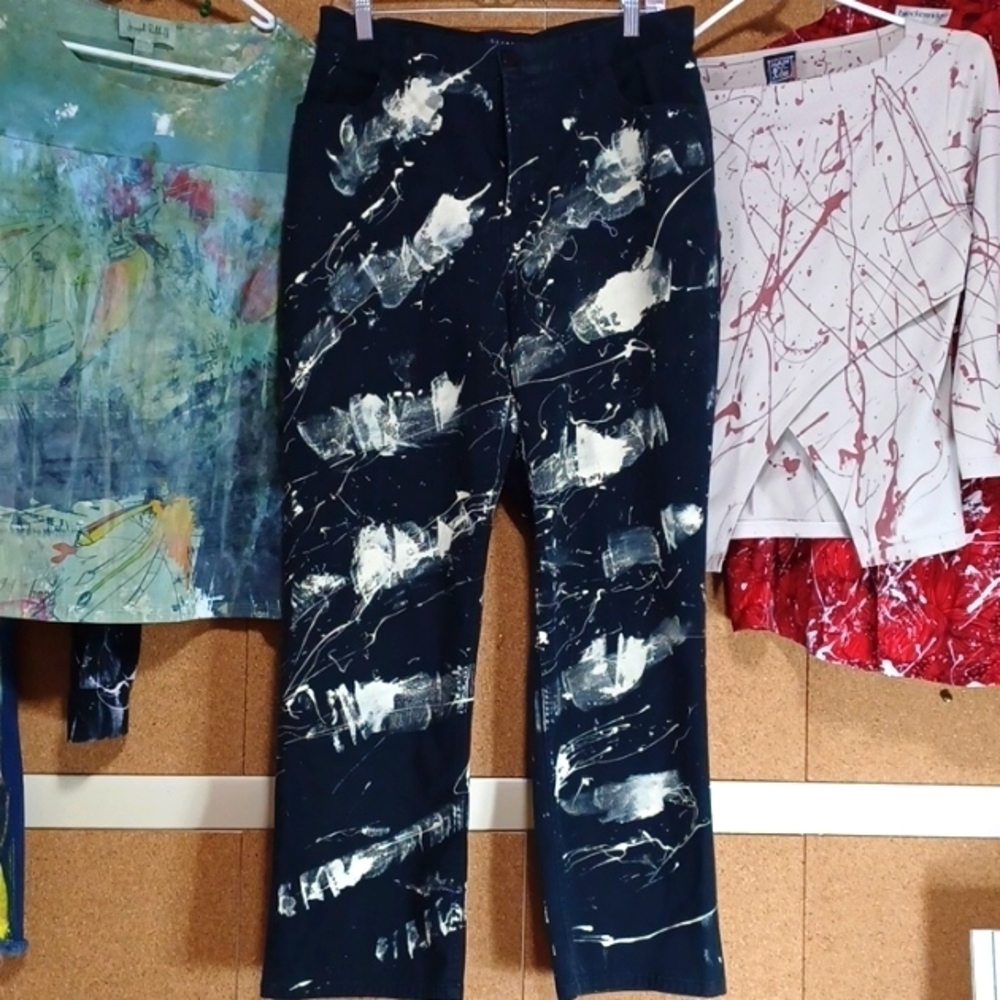 SONOMA STRETCH JEANS SIZE 16 IN A BEAUTIFUL BLACK SPLATTER PAINTED COLOR